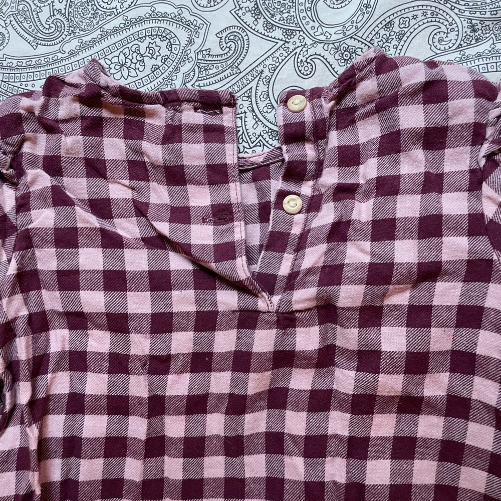 3/$12 H&M Ruffle Long Sleeve Top - Picture 4 of 4